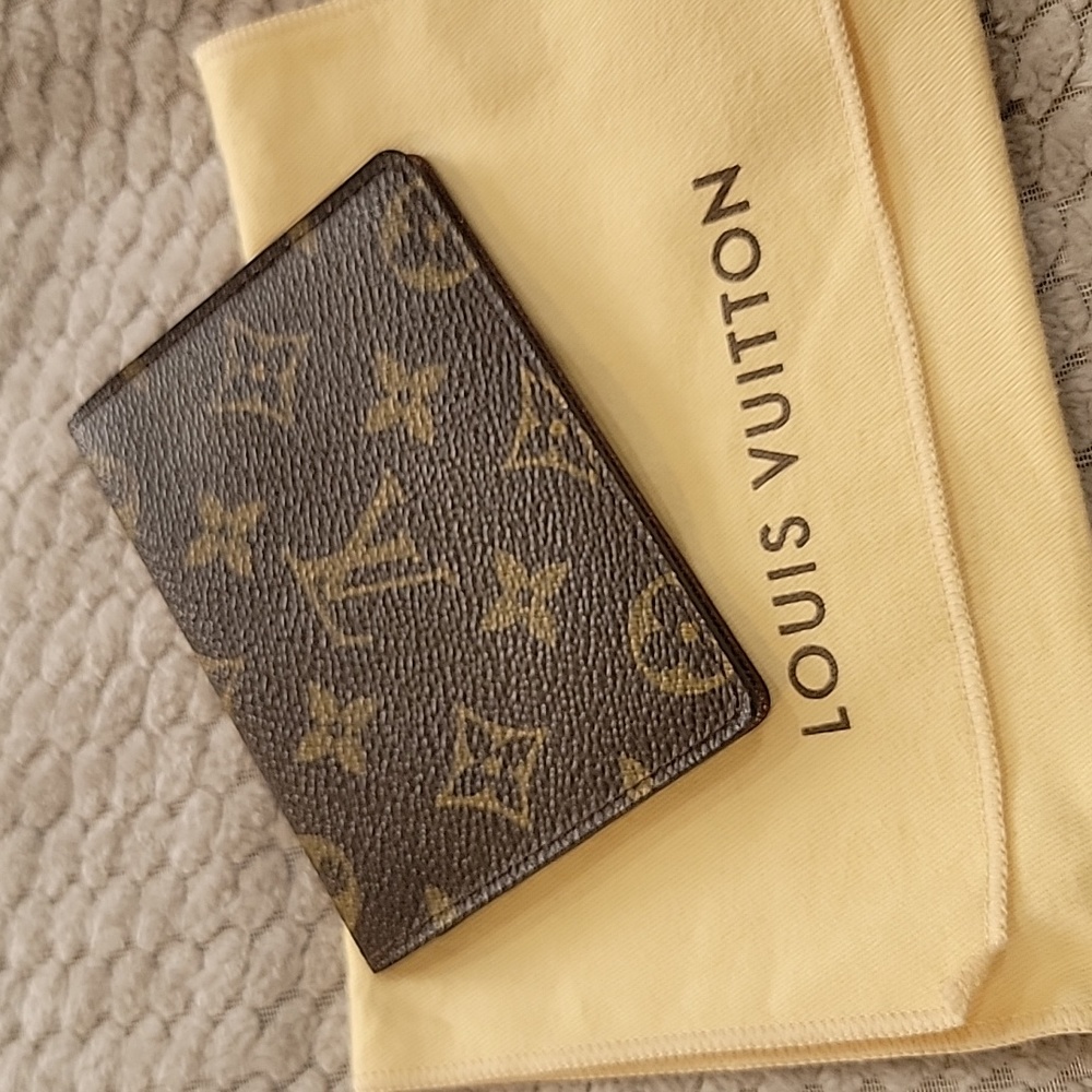 *Authentic* Louis Vuitton monogram card holder